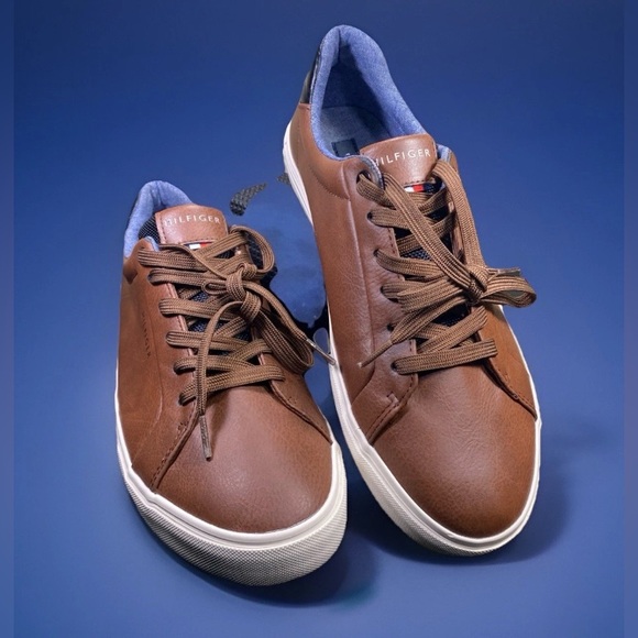 💼🇨🇱US 10M- Tommy Hilfiger Men's Iconic Logo “MRunner" Brown LTR Sneaks NICE - Picture 1 of 15